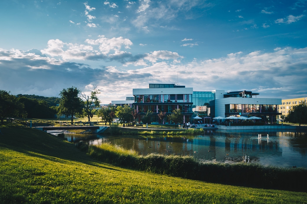 ~/getmedia/a5a93938-87a5-4243-bade-e0fd22be70ff/Technologicky-Park-Brno-Summer-Party-foto-Vojtech-Kaba-190.jpg.aspx?width=2100&height=1400&ext=.jpg
